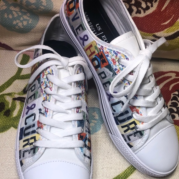 Meet your Posher, Purses galore - Picture 11 of 14